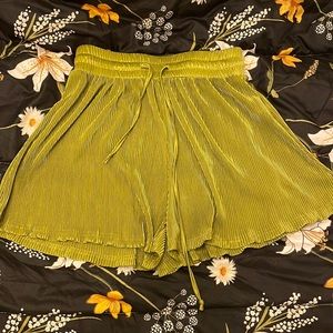 NWT Nasty Gal Green Flowy shorts